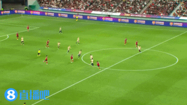 半场-亚马尔双响+被断致丢球莱万建功 巴塞罗那3-2首尔FC