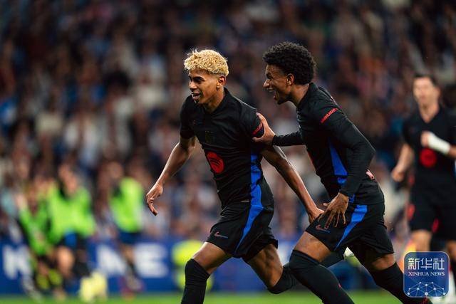 西甲｜巴塞罗那提前夺冠