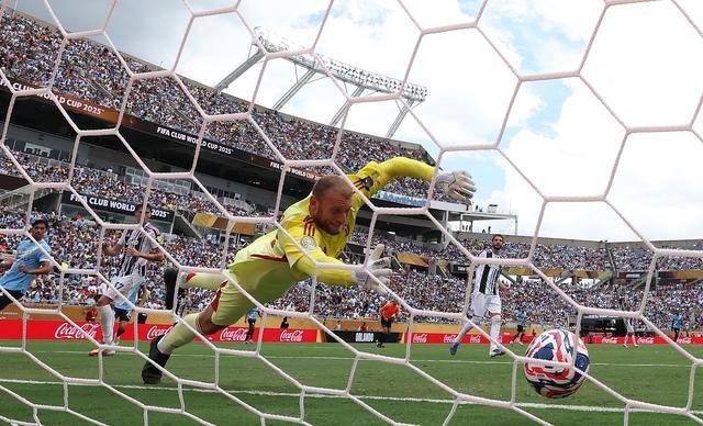 世俱杯小组赛：曼城胜尤文图斯