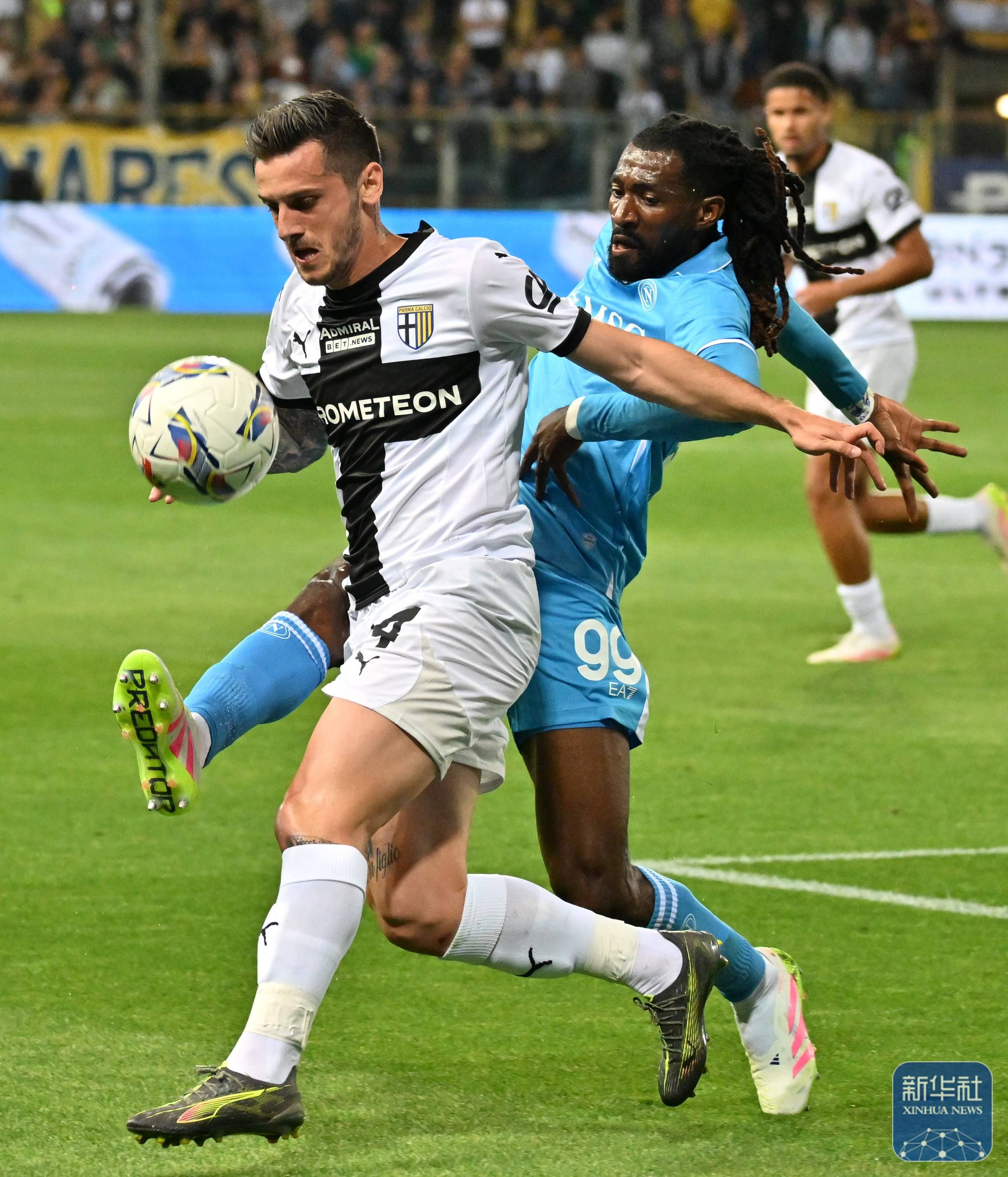 足球 | 意甲：那不勒斯平帕尔马