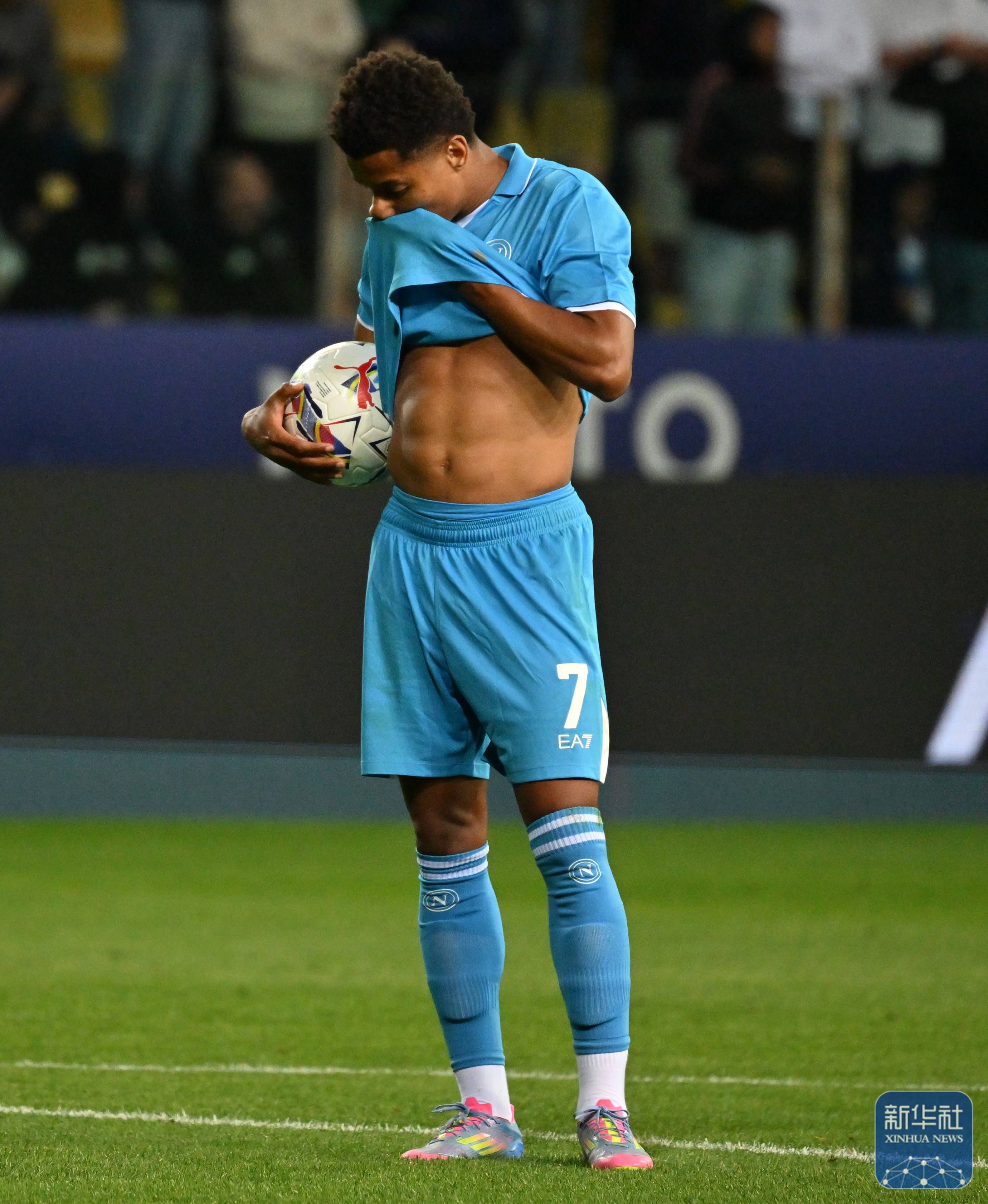 足球 | 意甲：那不勒斯平帕尔马