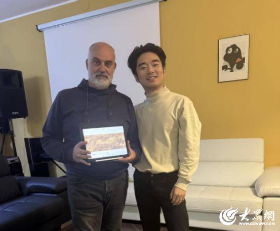 开云体育-鄄城学子在意大利莱切展示《清明上河图》魅力