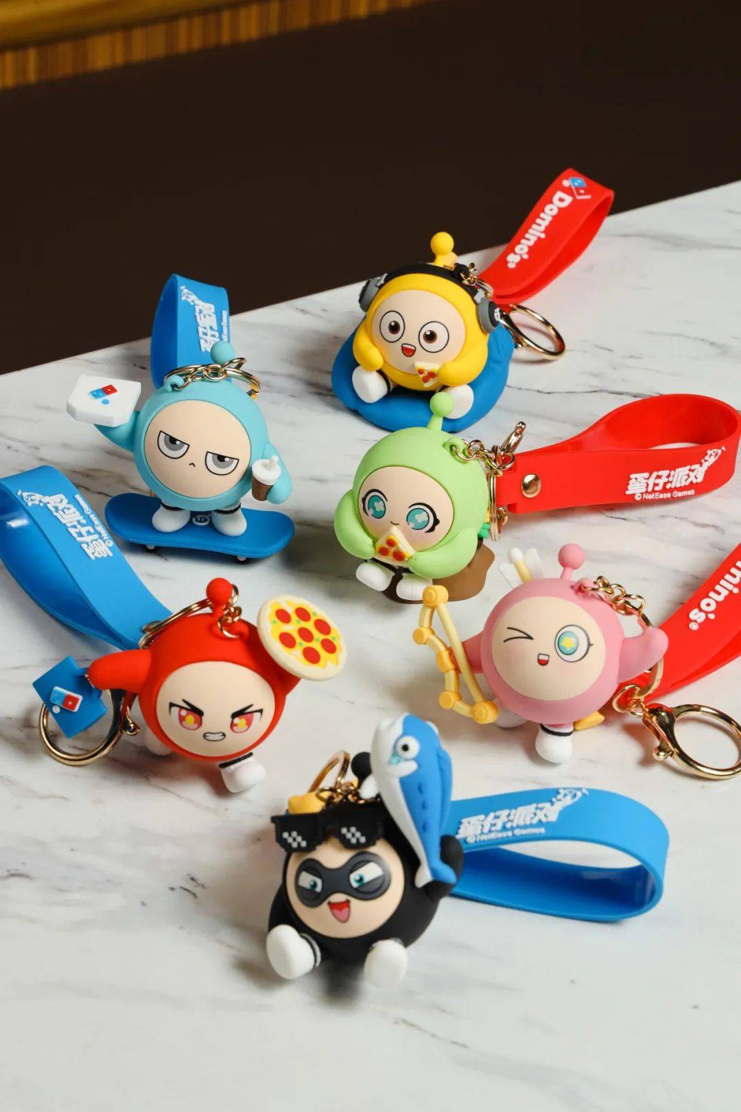 比萨星人速冲!达美乐比萨限时买一送一*,美味加倍享!