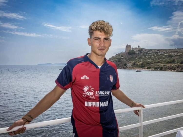 开云体育-官方：卡利亚里先租后买S-埃斯波西托，据悉价格450万欧＋40%二转