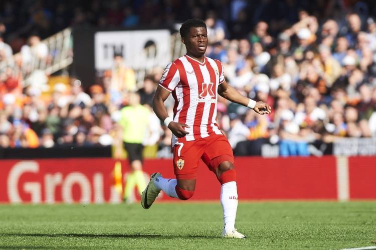 记者：瓦伦西亚商谈租借利兹联边锋拉马扎尼，希望免除租借费