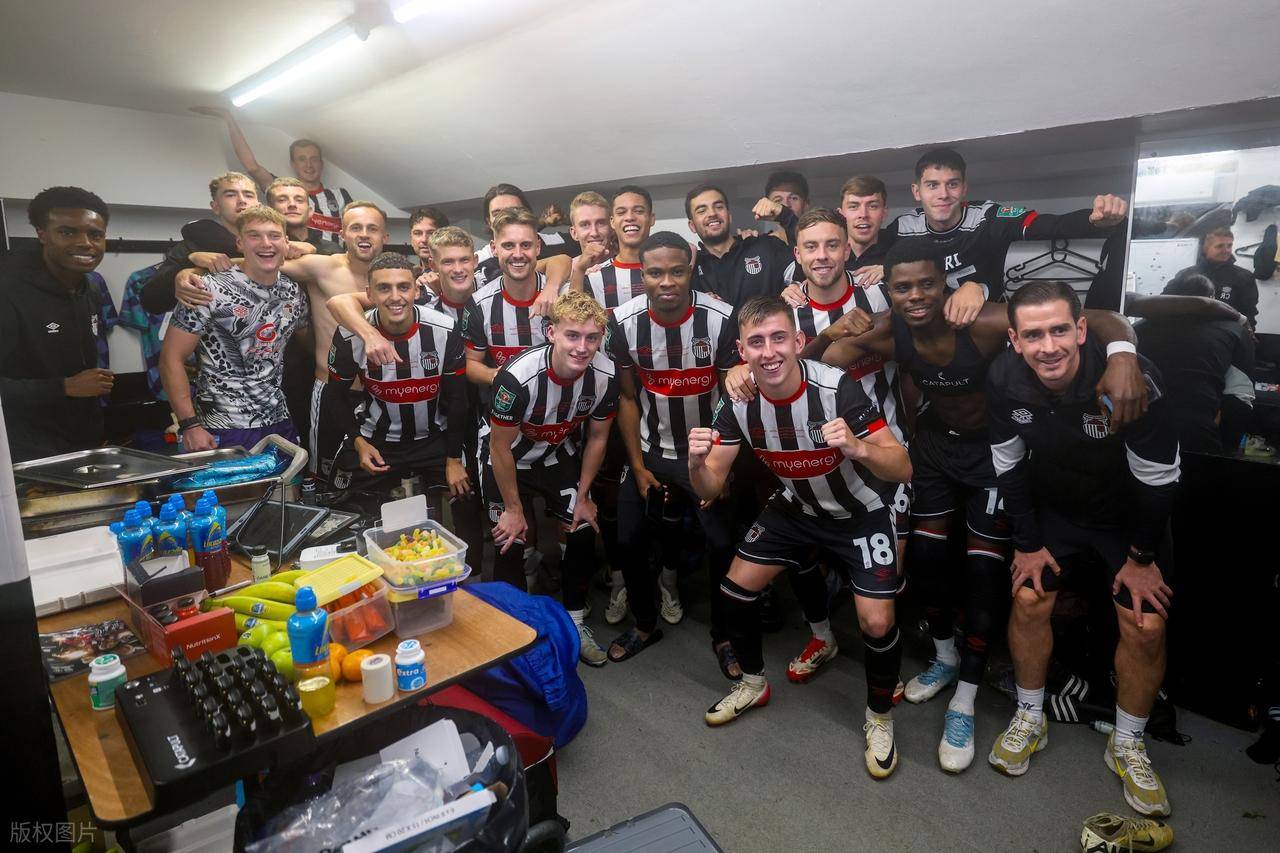 曼联输给英乙队！对手门将：我是曼联球迷，淘汰曼联我很生气！