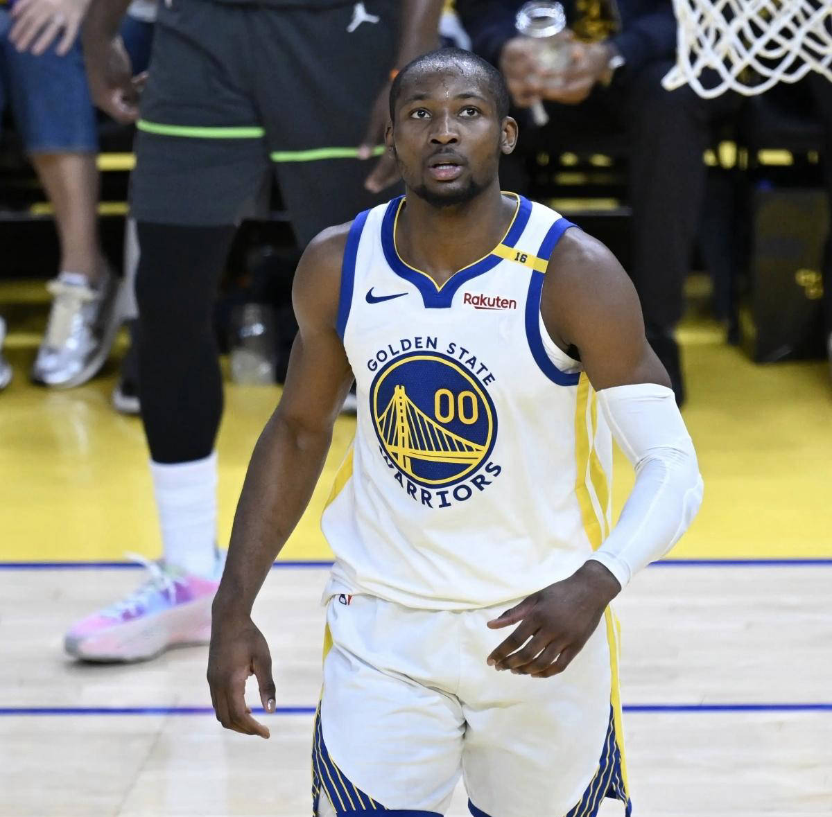 乔纳森库明加与金州勇士的合同拉锯战