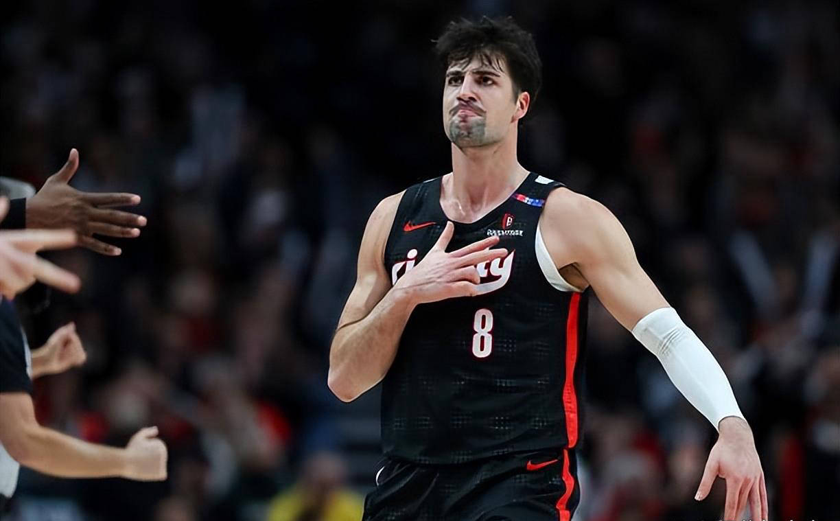 开云体育网址-波特兰开拓者新锐球星期待与利拉德携手合作