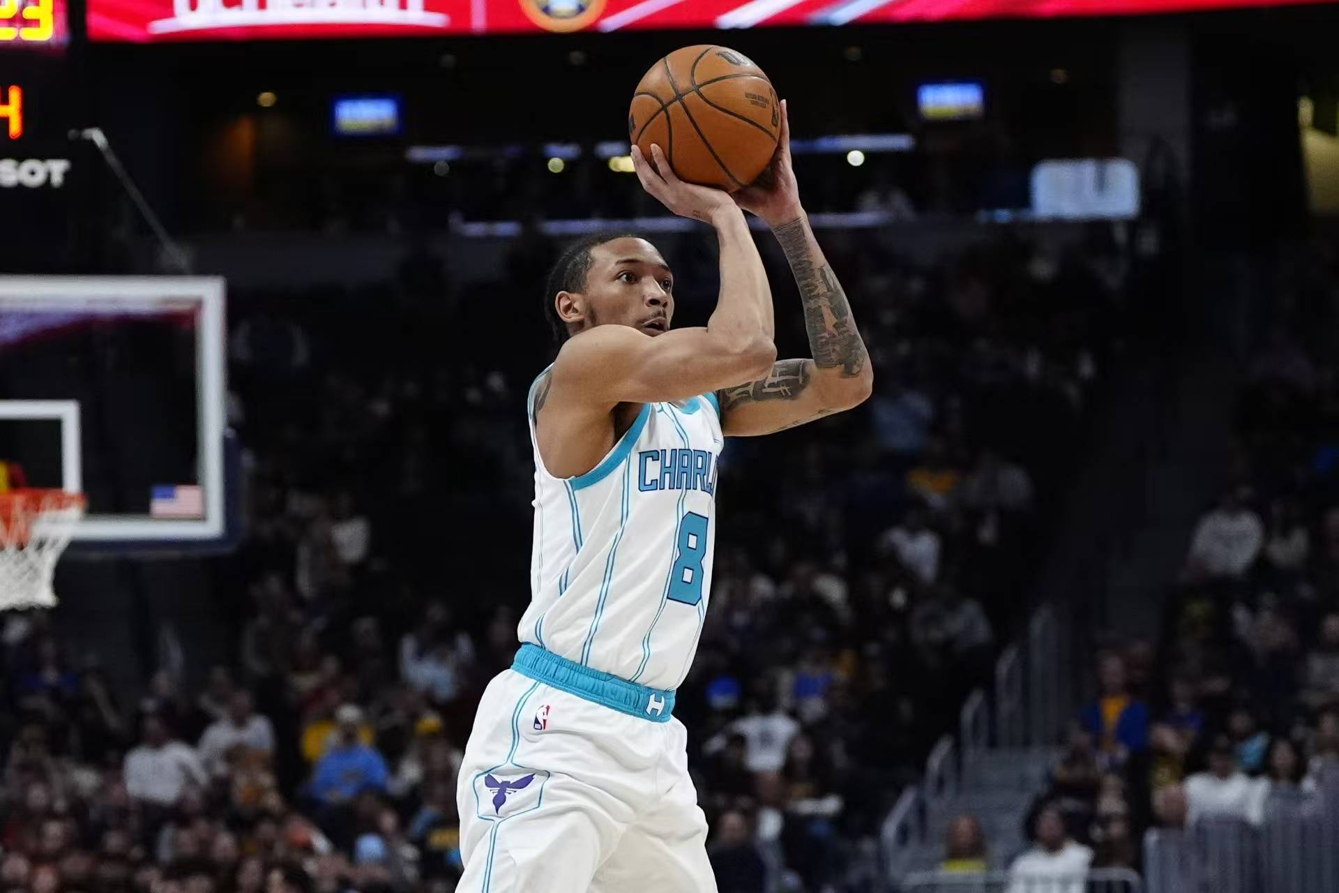 NBA：湖人给小里+多个首轮？魔仙哥再遭重创，还有两笔裁员