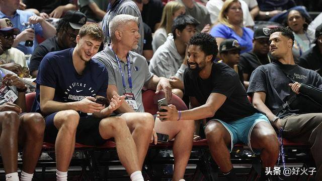 开云体育官网-黄蜂队传闻：夏洛特裁掉斯宾塞·丁威迪，原因竟是940万美元